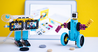 LC-lego-robots-with-tablet.jpg