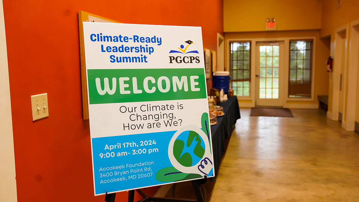 Climate-change-conference-welcome-sign.jpg